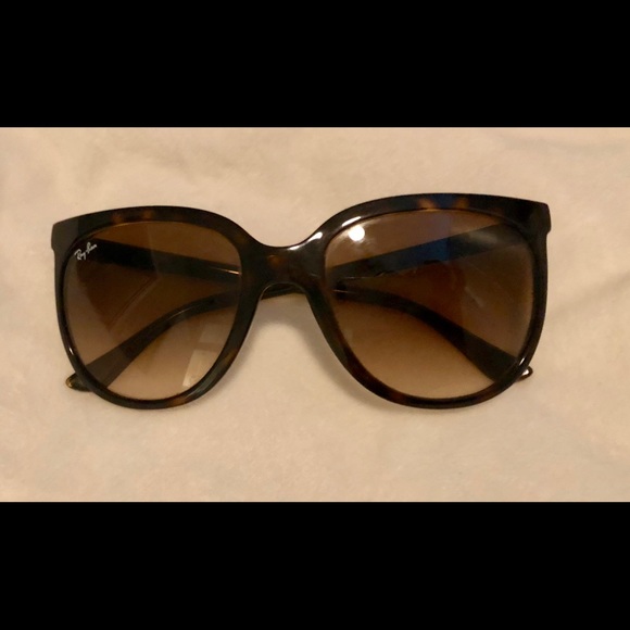 RayBan- Gorgeous Authentic Celeb Style Sunglasses - Picture 2 of 6